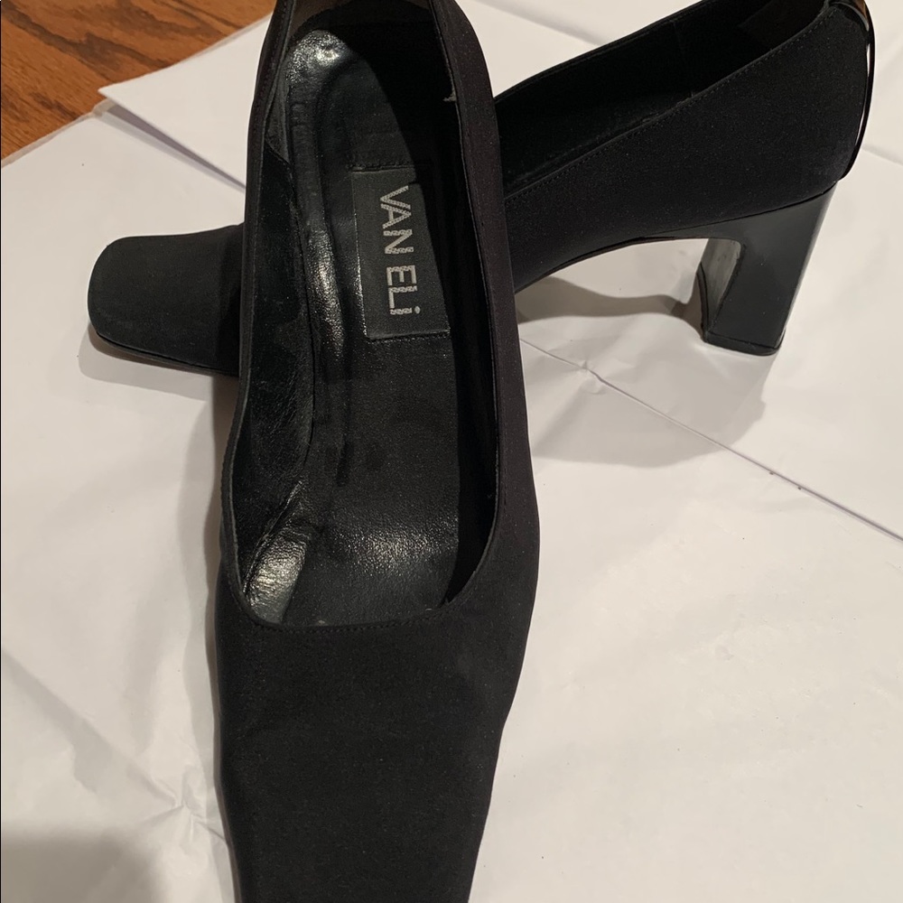 Vanelli Black fabric pump